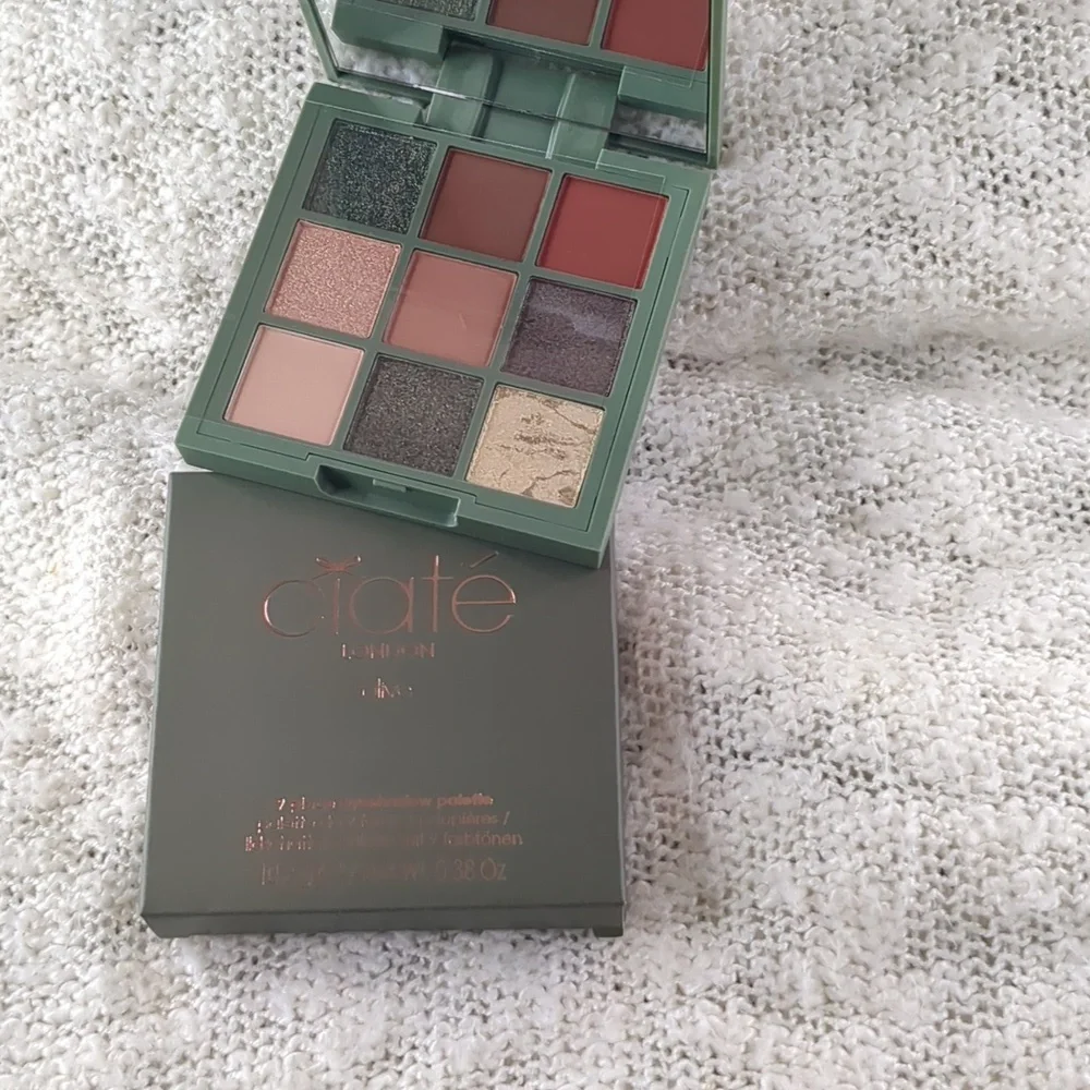 Ciaté London Trend 9 Shade Eyeshadow Palette in Olive, 10.8g/0.38oz